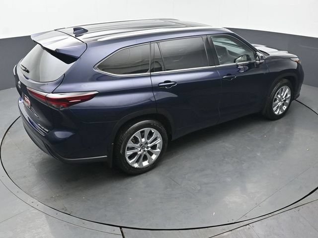 Certified 2024 Toyota Highlander Limited AWD/4WD image 42