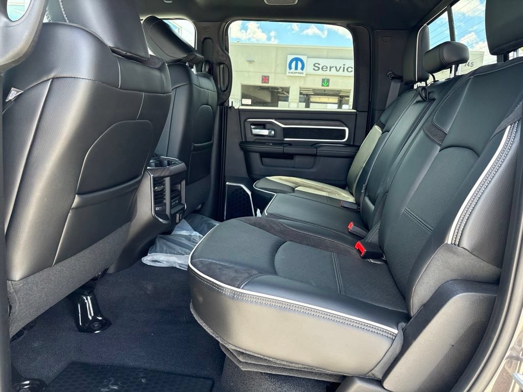 New 2026 RAM 2500 Laramie w/ Night Edition AWD/4WD image 9