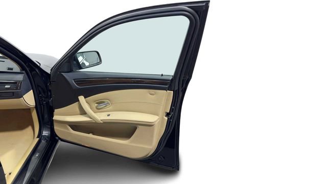 Used 2010 BMW 528i Sedan image 9