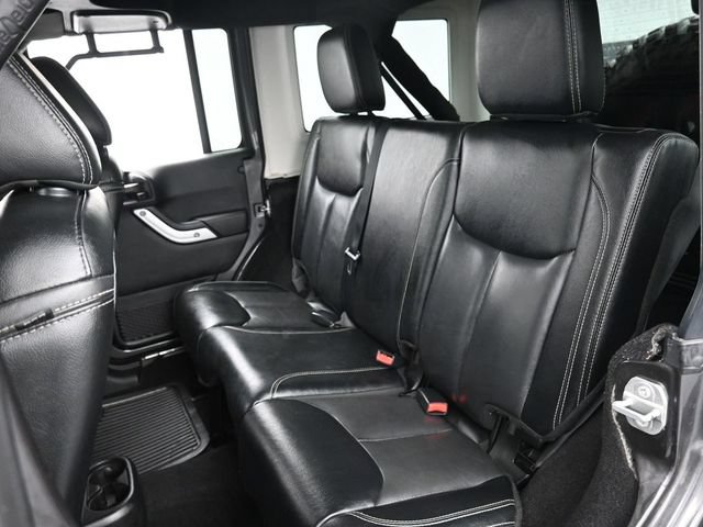 Used 2017 Jeep Wrangler Unlimited Rubicon AWD/4WD image 24