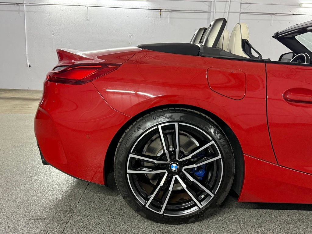 Used 2022 BMW Z4 M40i w/ Premium Package RWD image 7