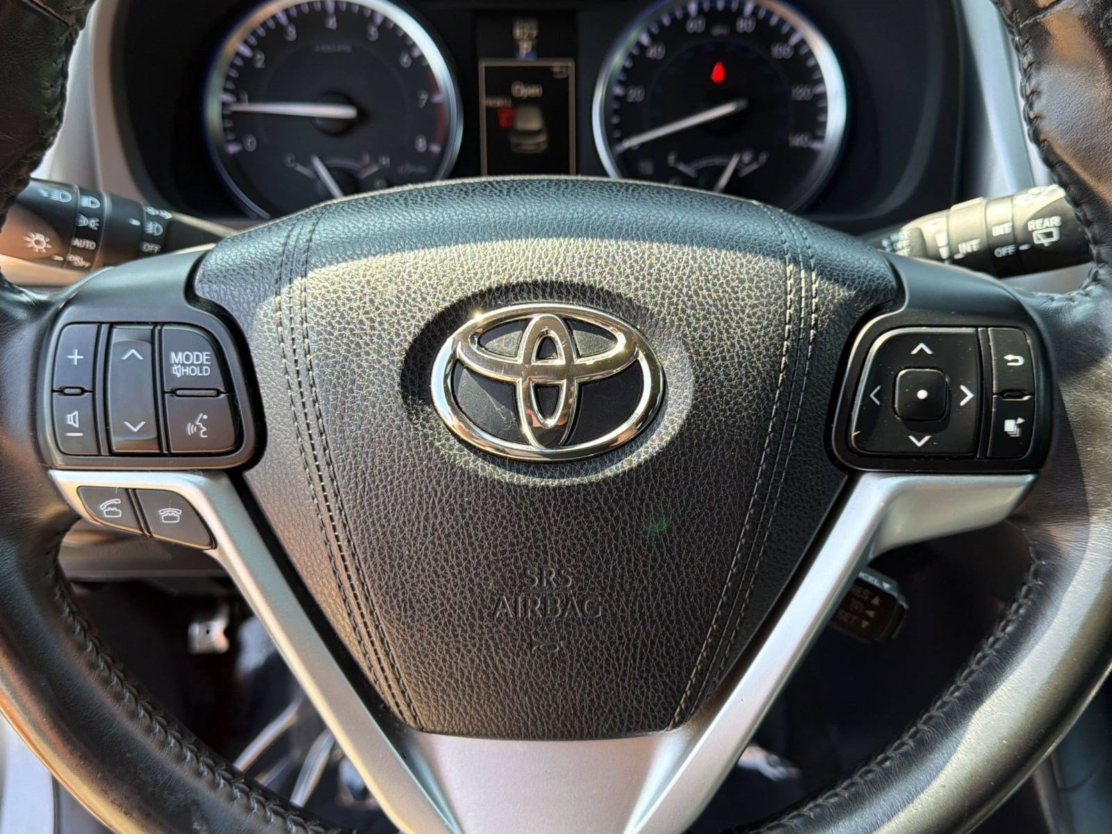 Used 2015 Toyota Highlander XLE FWD image 11