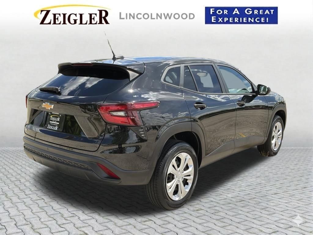Used 2024 Chevrolet Trax LS w/ Driver Confidence Package FWD image 7