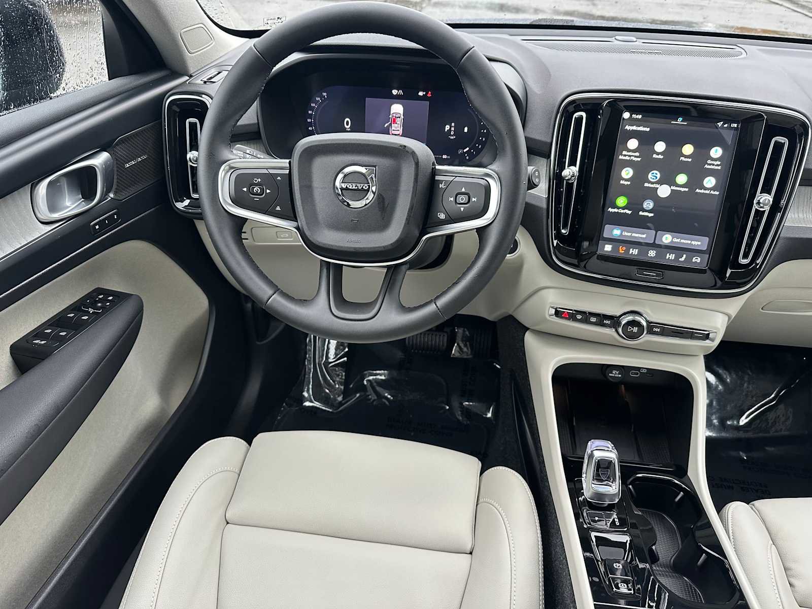 New 2026 Volvo XC40 B5 Ultra w/ Climate Package image 17