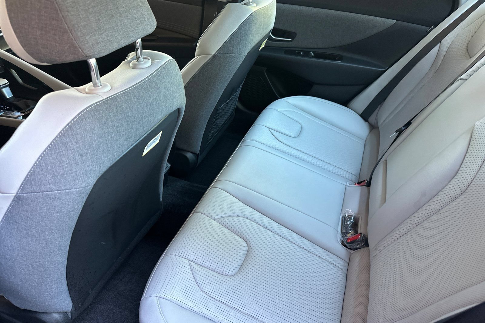 Used 2025 Hyundai Elantra Limited FWD image 16