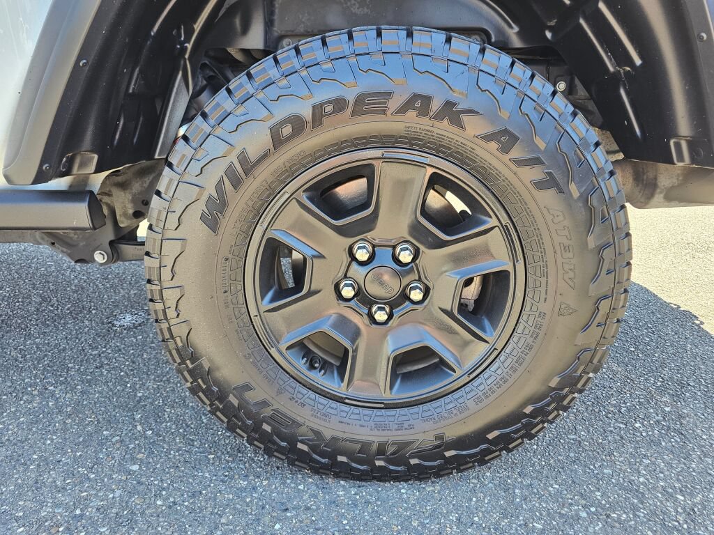 Used 2021 Jeep Gladiator Mojave AWD/4WD image 9