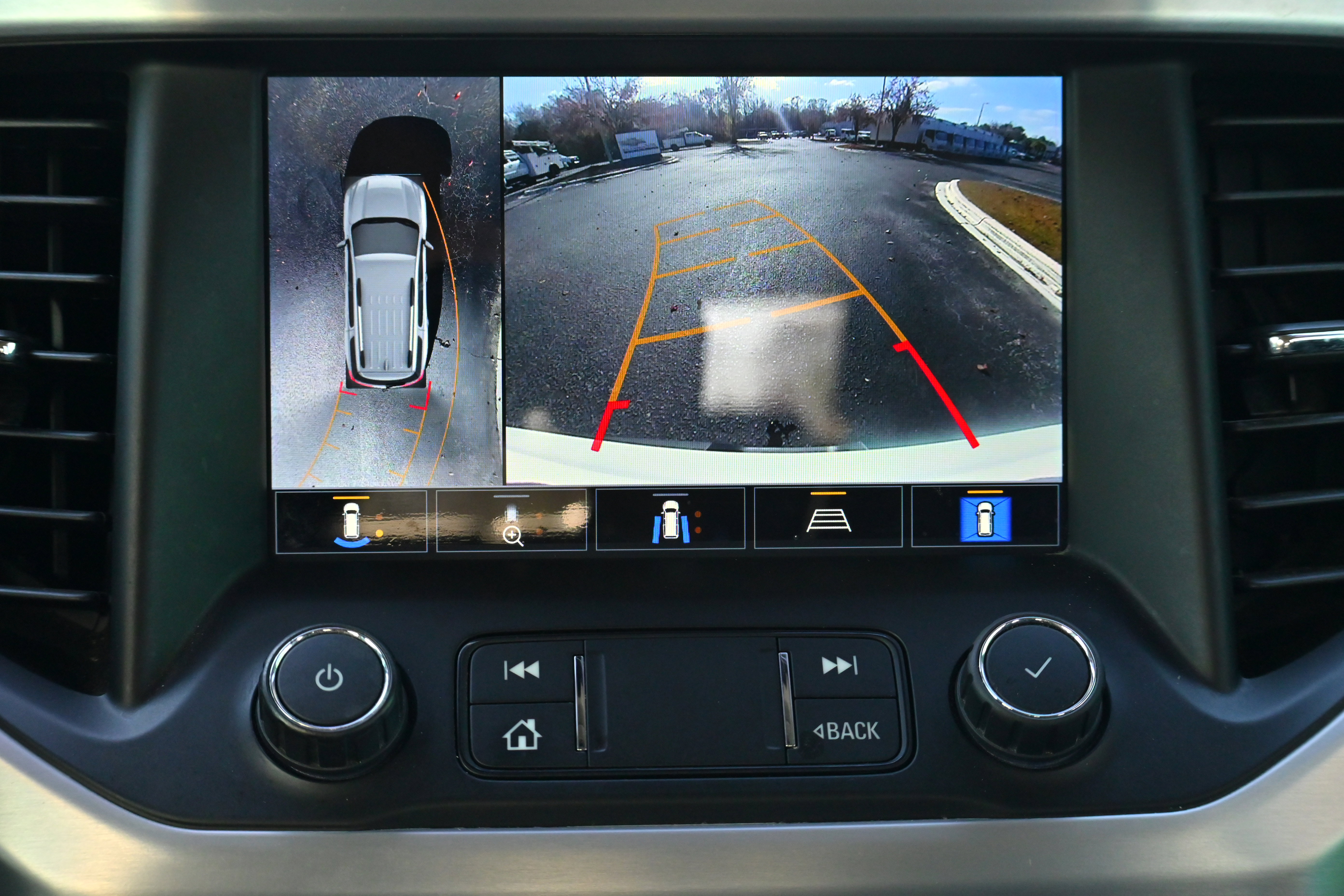 Used 2022 GMC Acadia SLT w/ Technology Package image 21