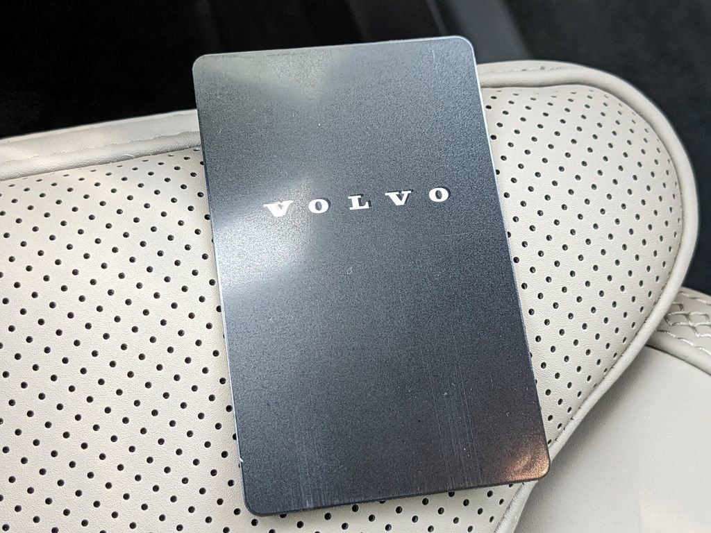 New 2025 Volvo EX90 Plus AWD/4WD image 28