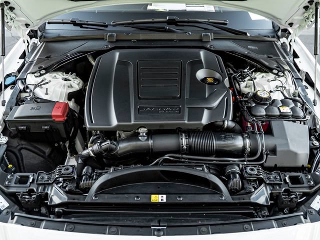 New 2024 Jaguar XF R-Dynamic SE AWD/4WD image 32