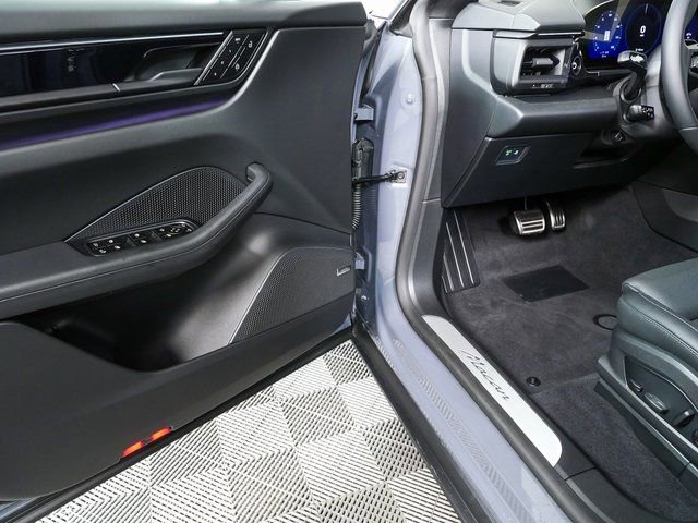 New 2026 Porsche Macan Electric image 8