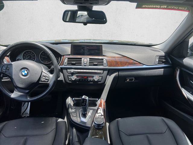 Used 2015 BMW 320i xDrive Sedan AWD/4WD image 9