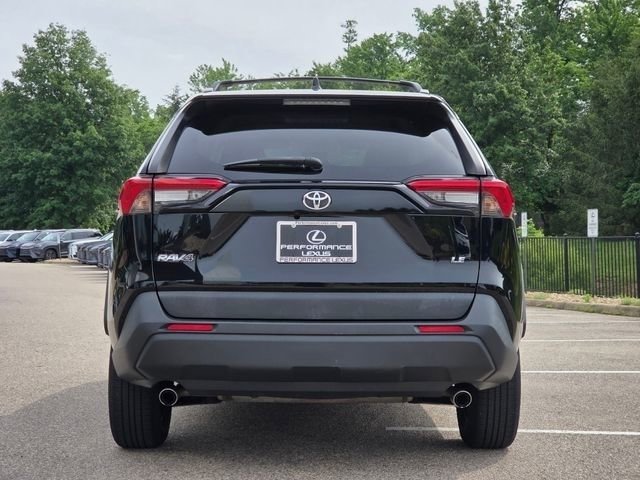 Used 2019 Toyota RAV4 LE FWD image 25