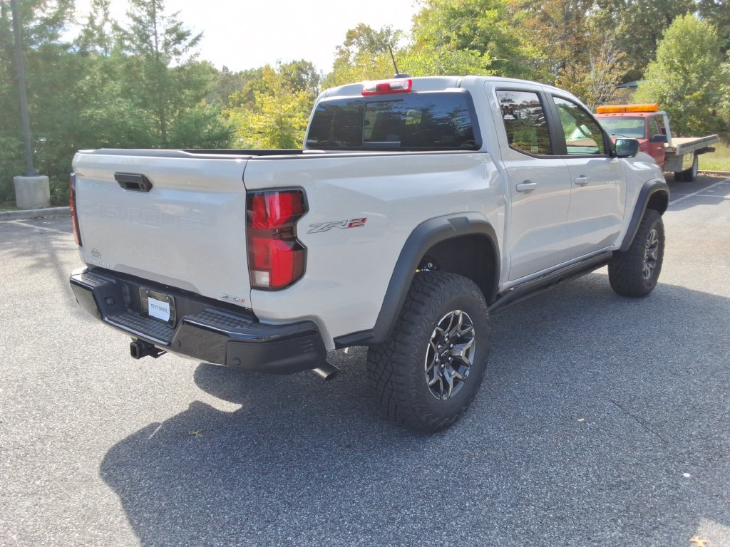 New 2026 Chevrolet Colorado ZR2 w/ Technology Package AWD/4WD image 5