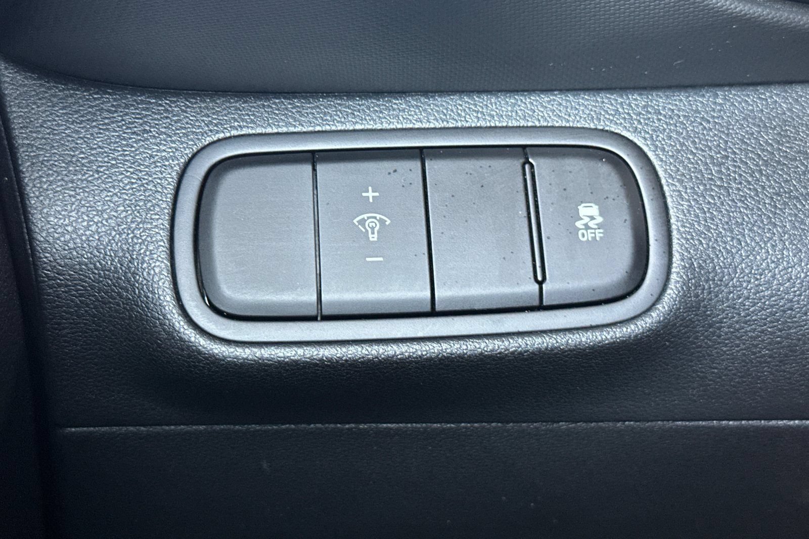 Certified 2026 Hyundai Venue SE FWD image 35