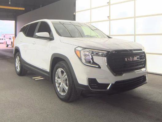 Used 2023 GMC Terrain SLE image 3