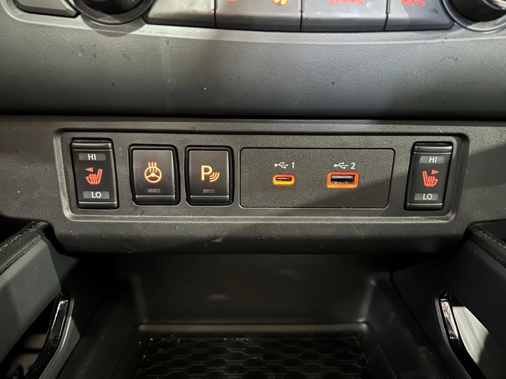 Used 2022 Nissan Frontier PRO-4X AWD/4WD image 34