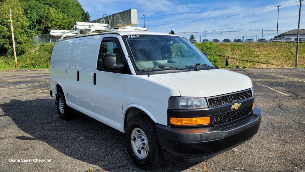 Used 2021 Chevrolet Express 2500 w/ Driver Convenience Package RWD image 16
