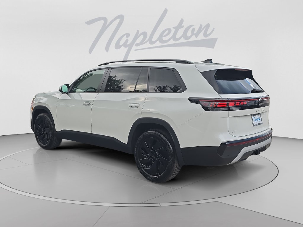 New 2027 Volkswagen Atlas SE FWD image 3