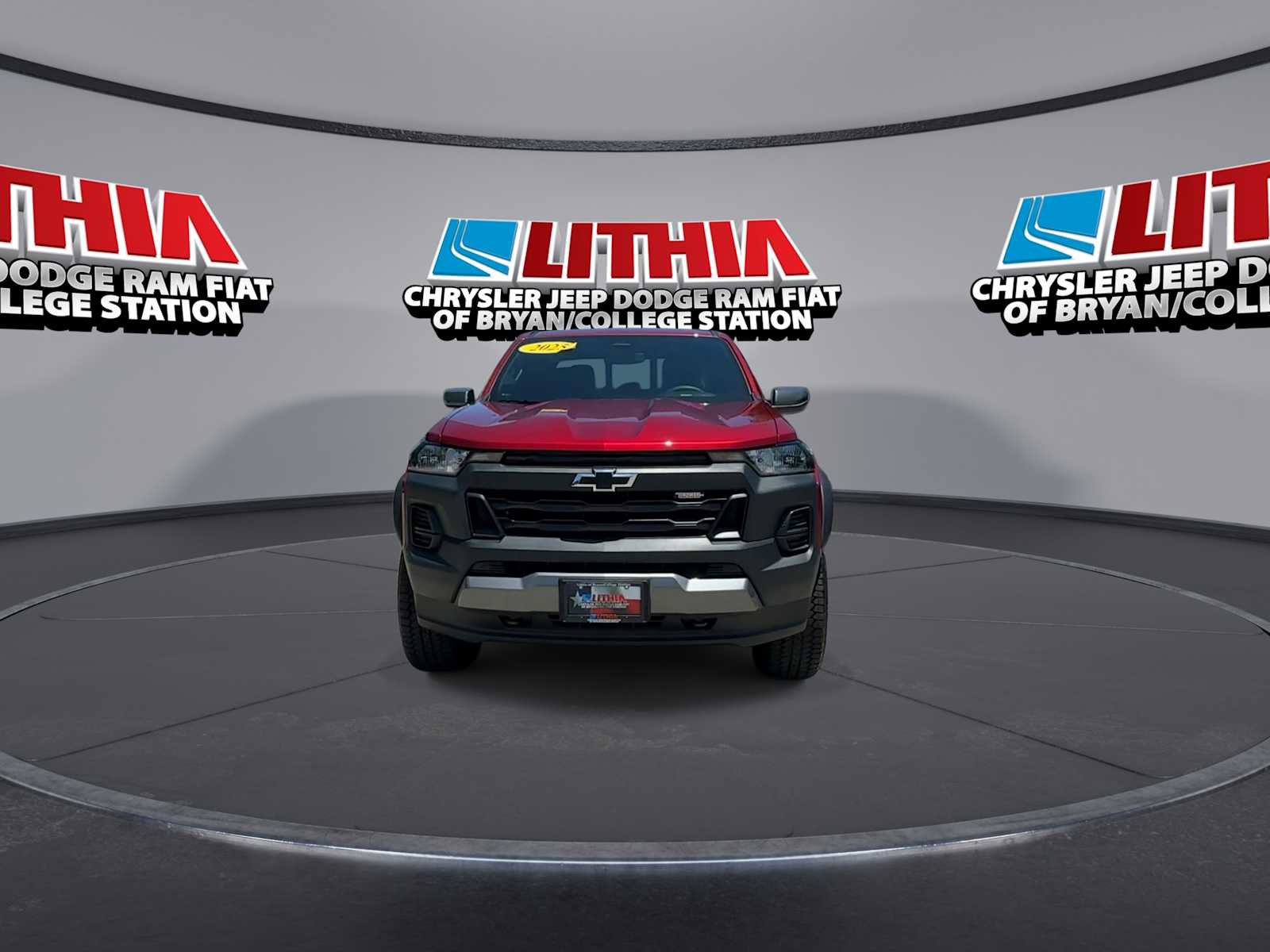 Used 2025 Chevrolet Colorado Trail Boss AWD/4WD image 3
