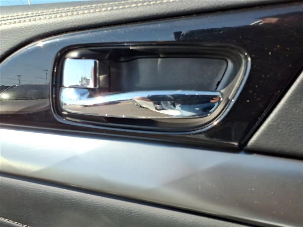 Used 2023 Nissan Maxima SV w/ Floor Mat Group FWD image 12