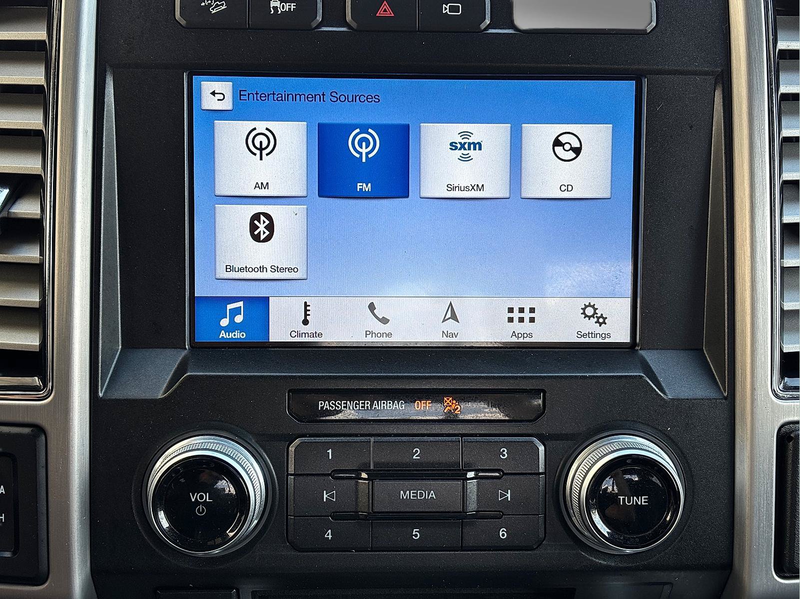 Used 2018 Ford F150 Platinum w/ Equipment Group 701A Luxury AWD/4WD image 22