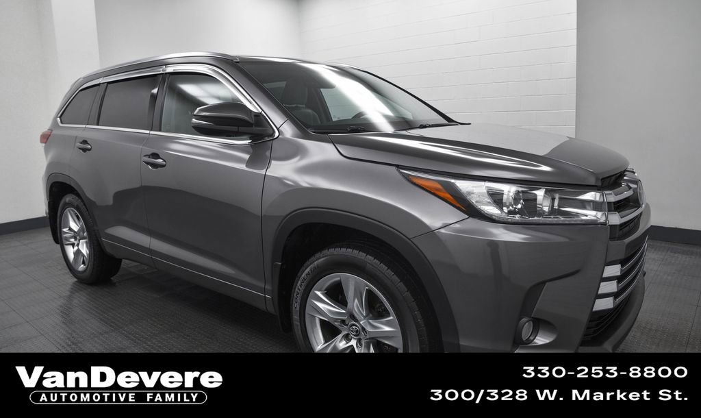 Used 2018 Toyota Highlander image 1