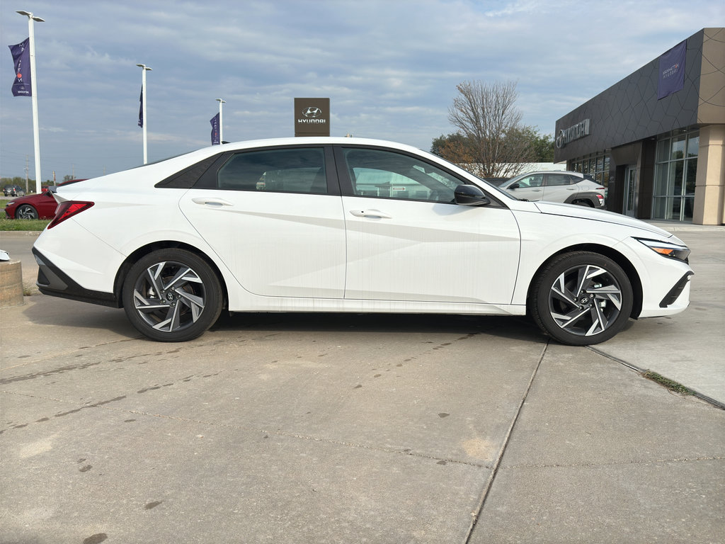 New 2025 Hyundai Elantra Sport image 7