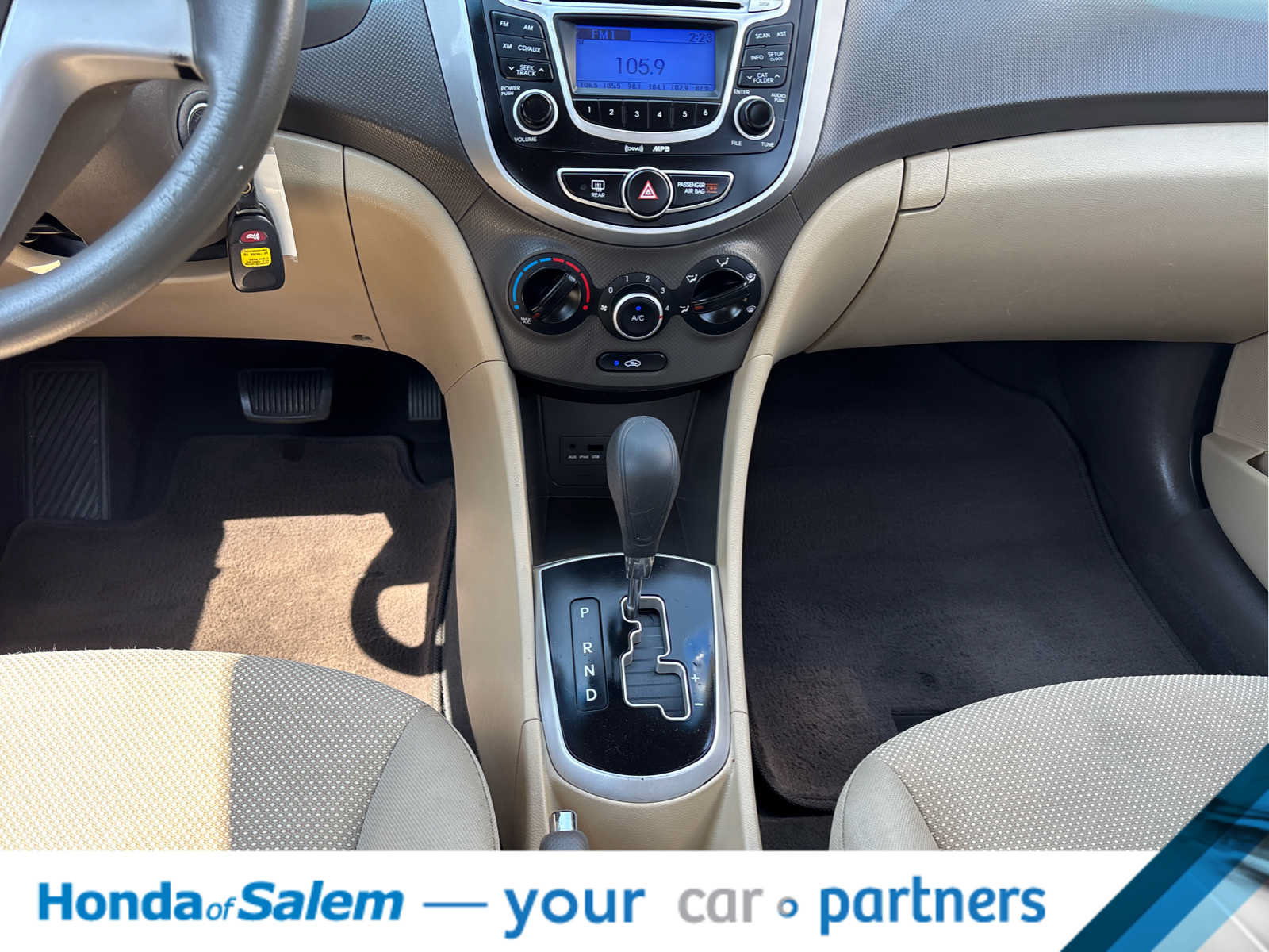 Used 2013 Hyundai Accent GLS FWD image 17