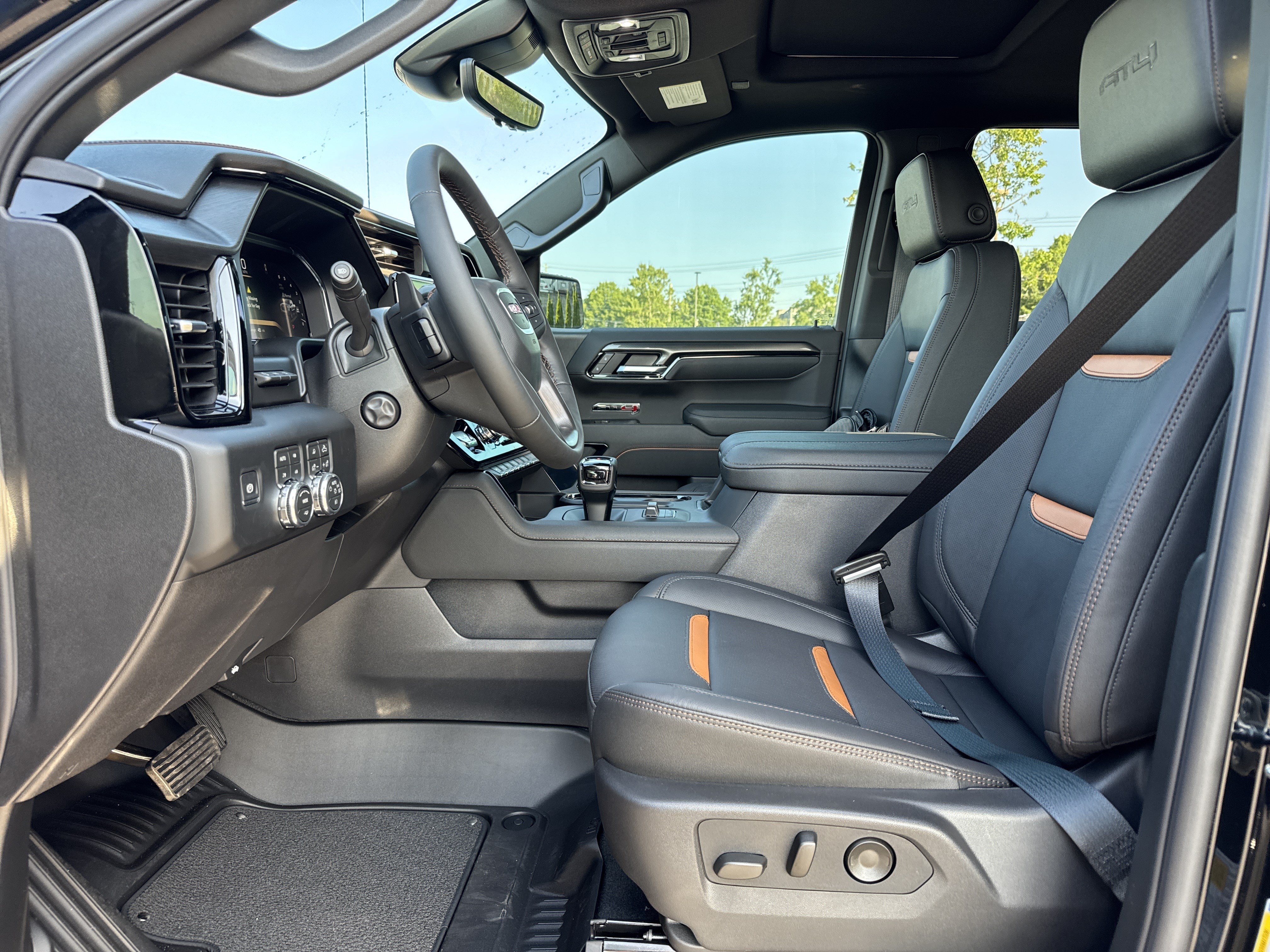 New 2026 GMC Sierra 1500 AT4 w/ AT4 Premium Package AWD/4WD image 17