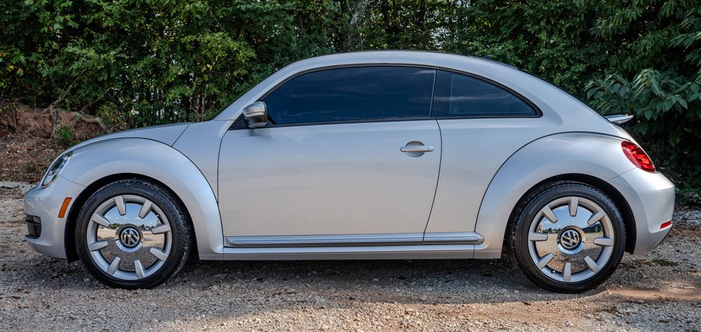 Used 2016 Volkswagen Beetle 1.8T SEL FWD image 2