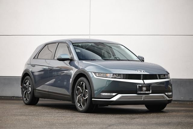 Used 2022 Hyundai Ioniq 5 SE image 1