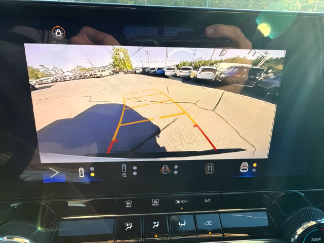 Used 2023 Chevrolet Colorado Trail Boss w/ Technology Package AWD/4WD image 23