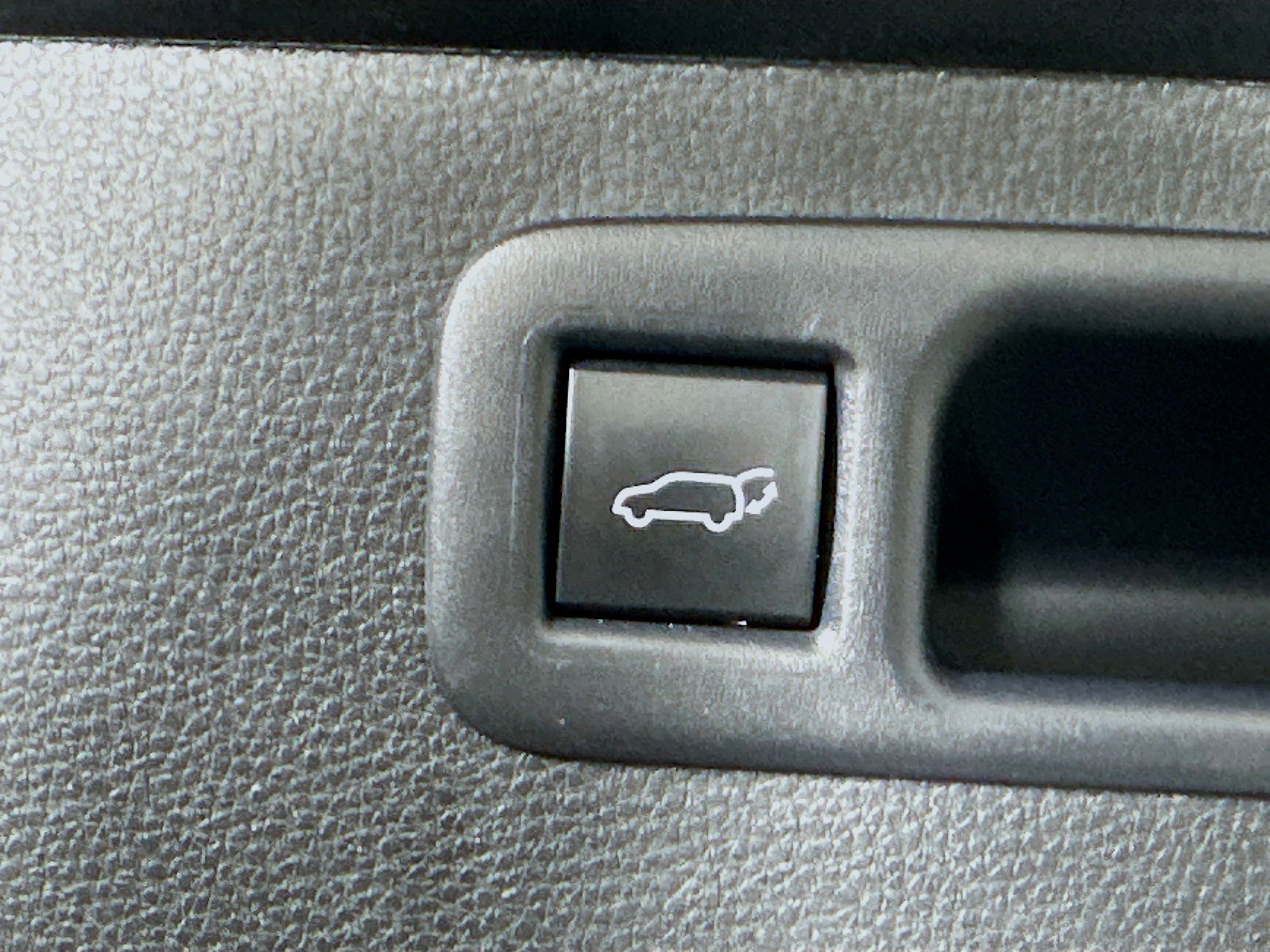 Used 2024 Toyota Highlander LE image 30
