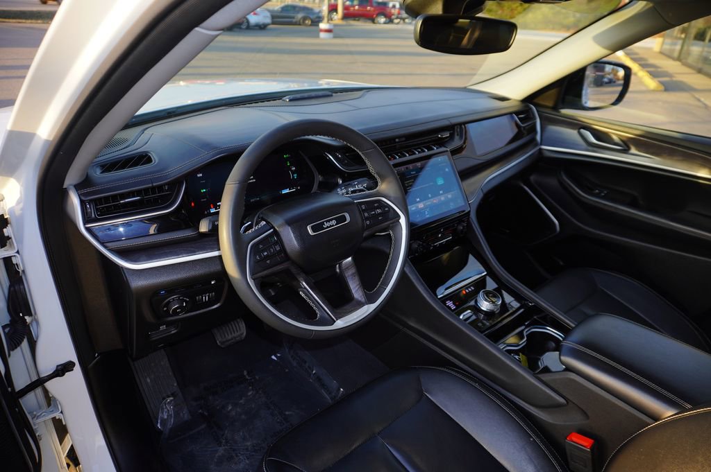 Used 2022 Jeep Grand Cherokee Limited 4xe image 22