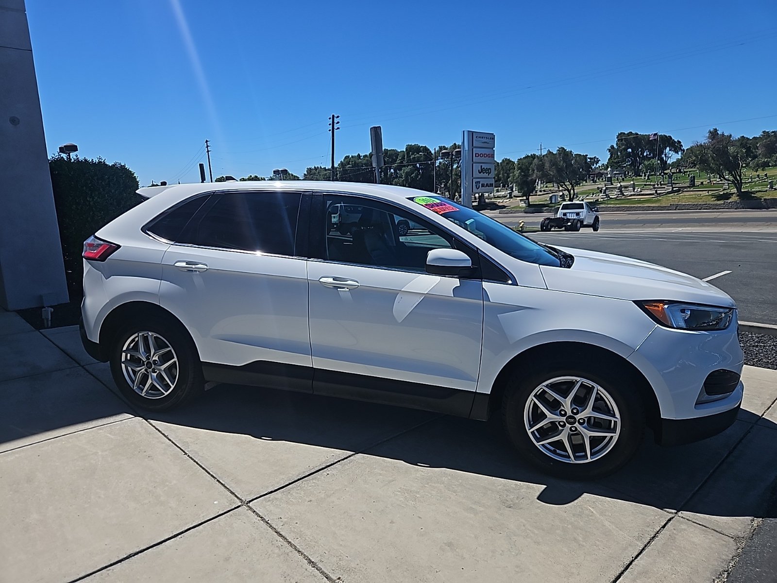 Used 2024 Ford Edge SEL AWD/4WD image 7