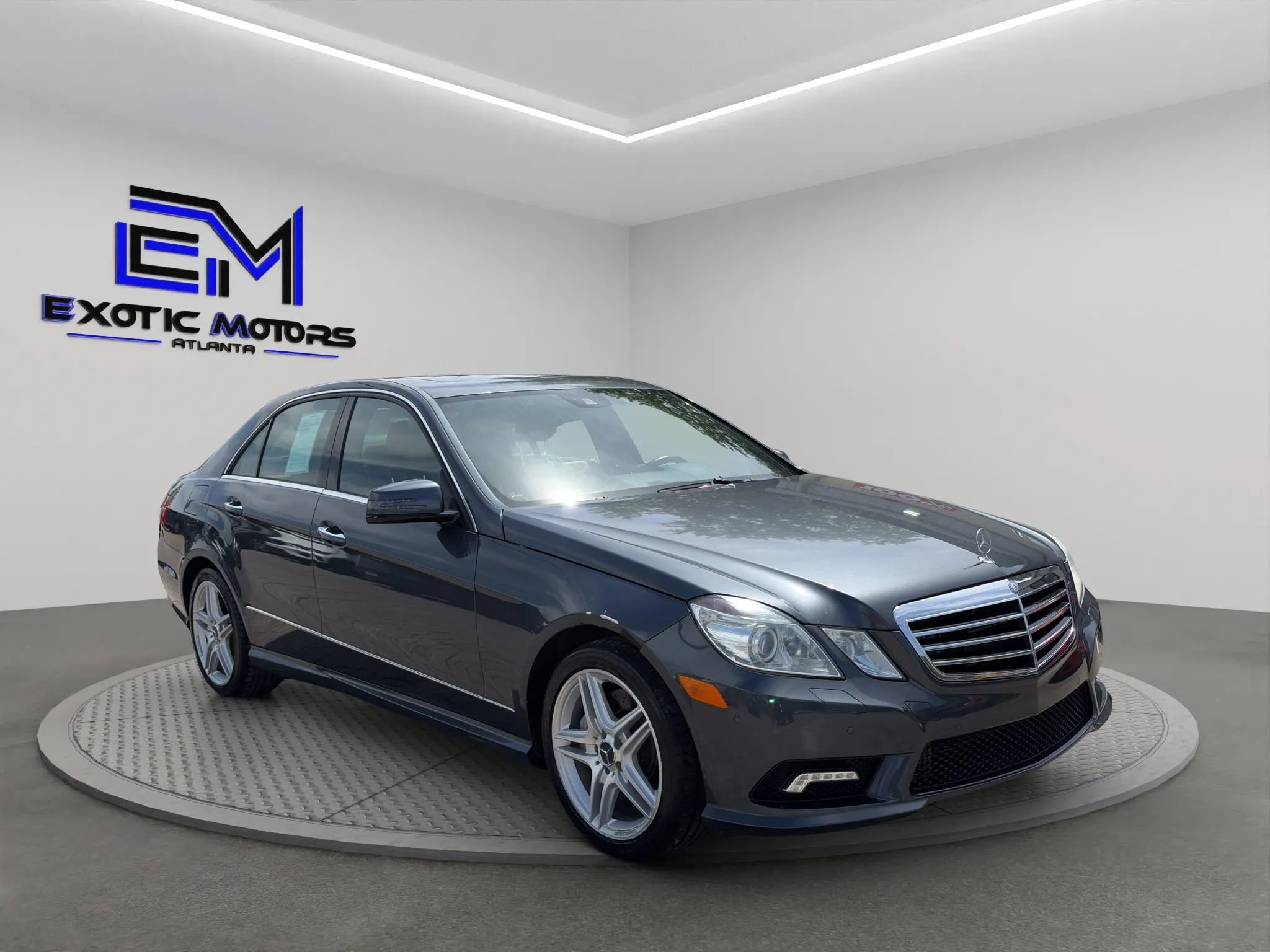 Used 2011 Mercedes-Benz E 550 Sedan image 7