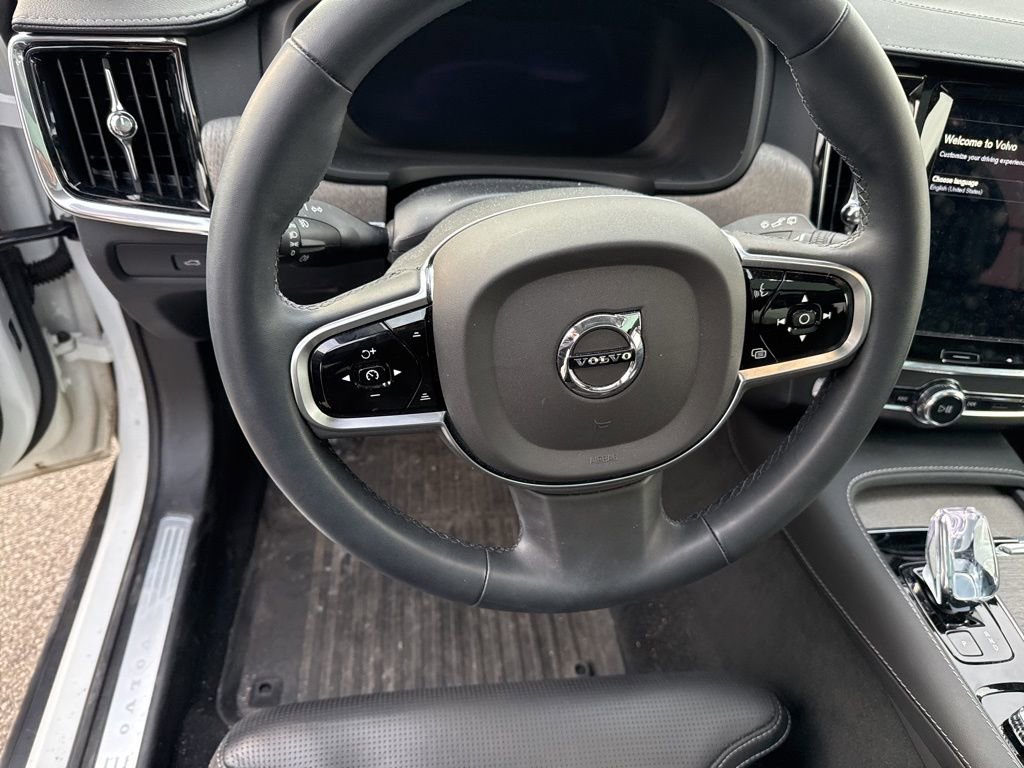 Used 2023 Volvo V90 B6 Cross Country Ultimate w/ Climate Package image 13
