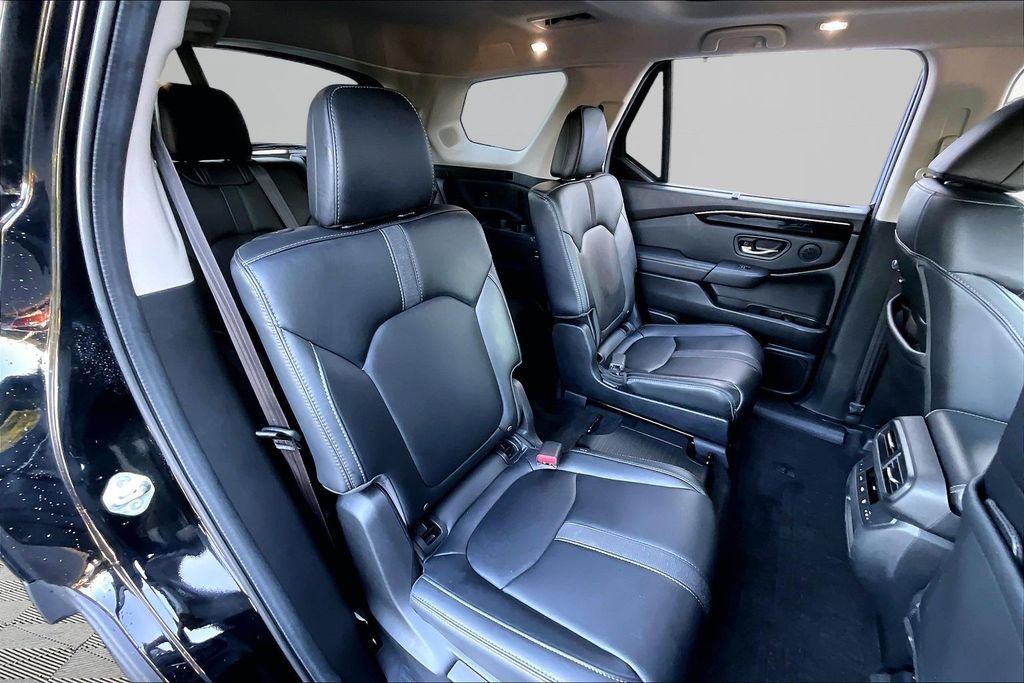 Used 2024 Honda Pilot Touring image 19