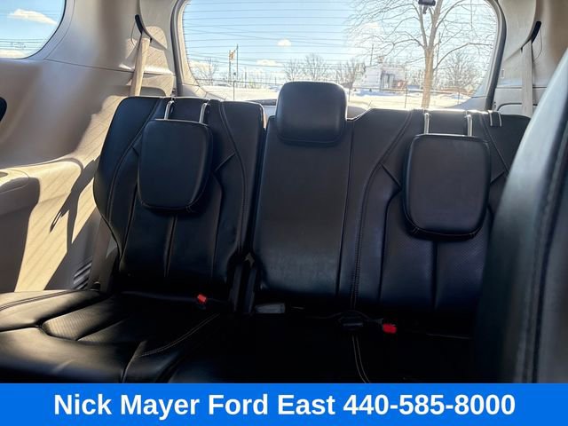 Used 2023 Chrysler Pacifica Touring-L FWD image 24