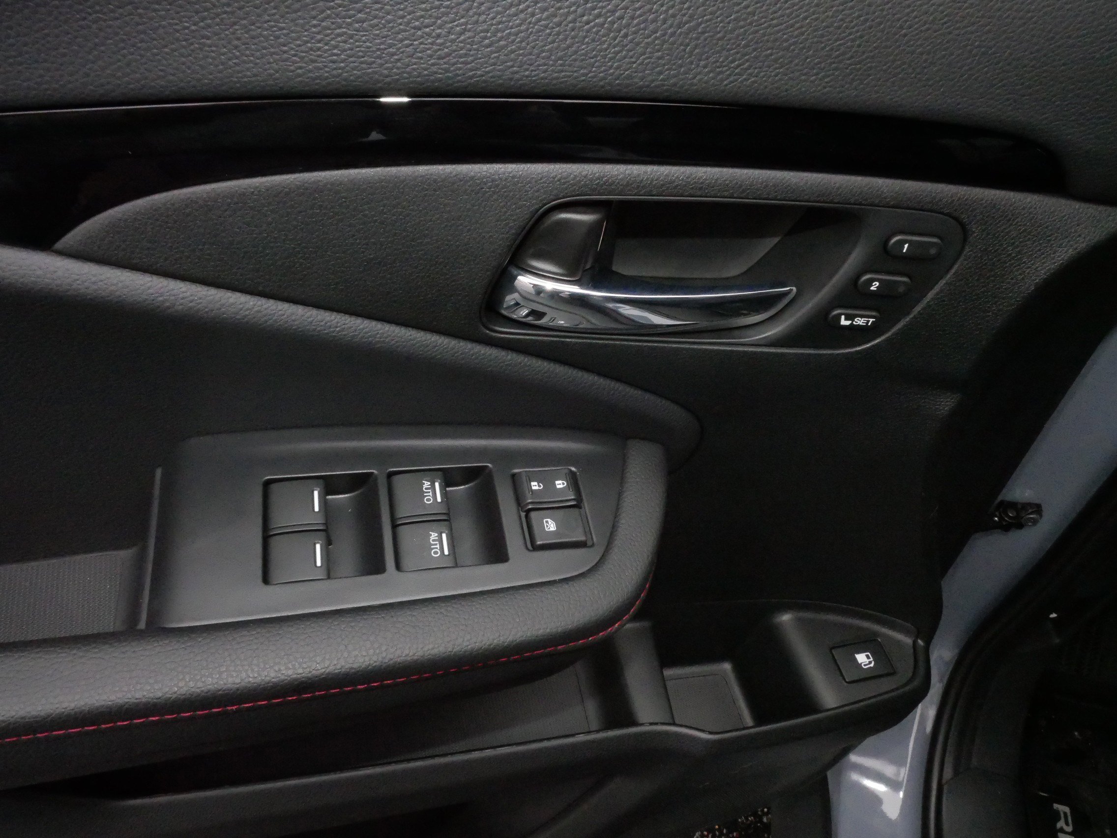 Certified 2025 Honda Ridgeline Black Edition image 19