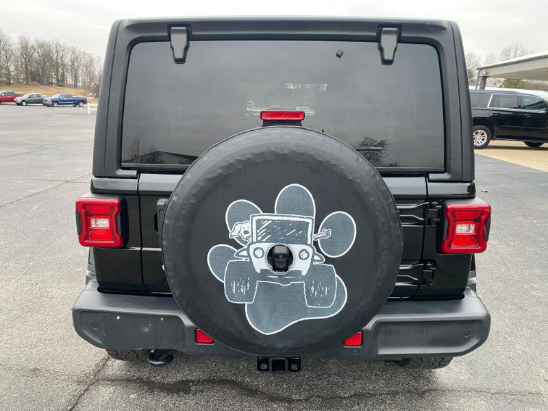 Used 2018 Jeep Wrangler Unlimited Sahara image 9