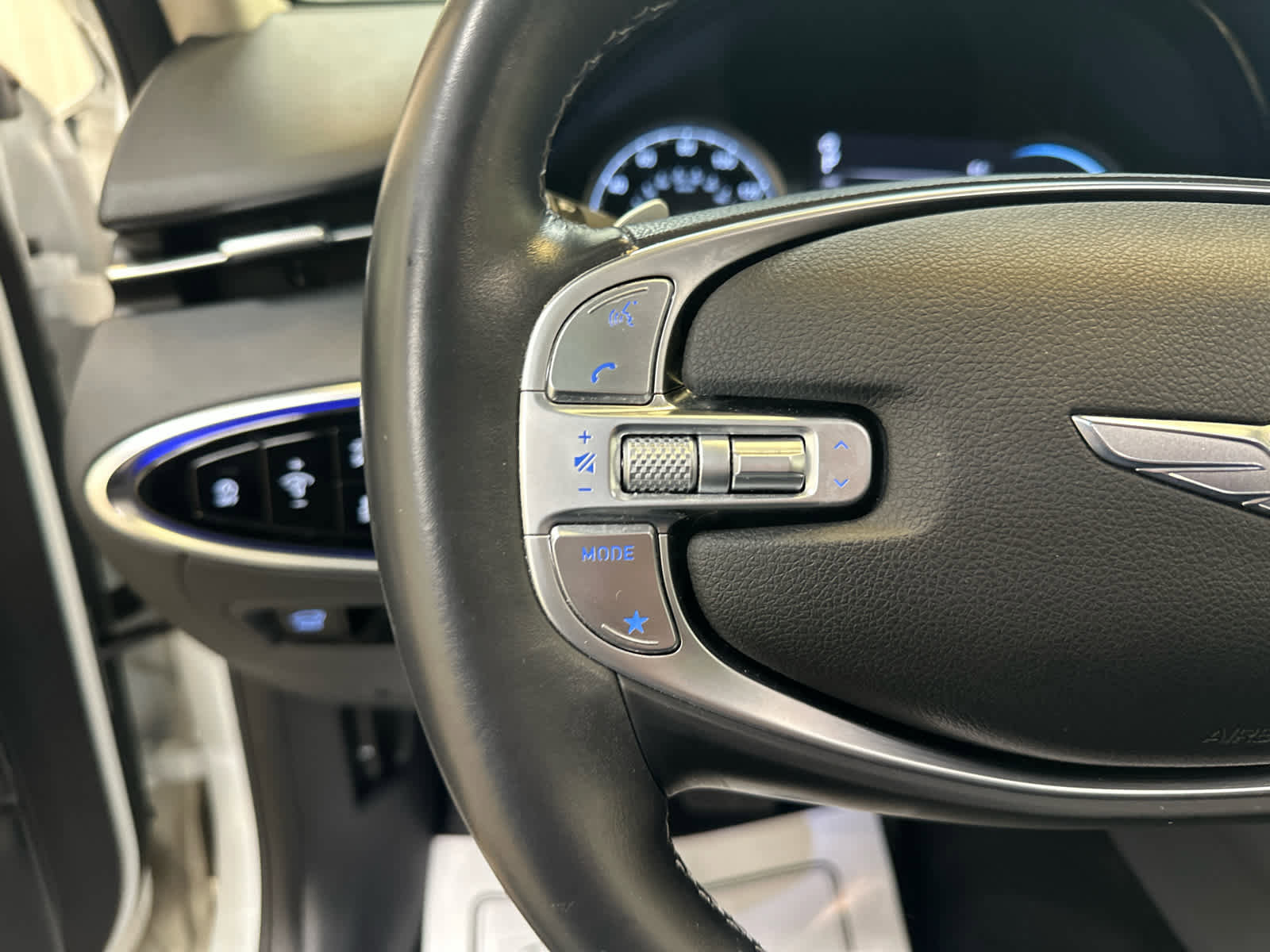 Used 2024 Genesis GV70 2.5T Advanced w/ Advanced Package image 22