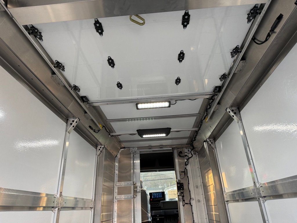 Used 2024 Chevrolet Brightdrop 600 w/ Battery Pack, Max Range image 20