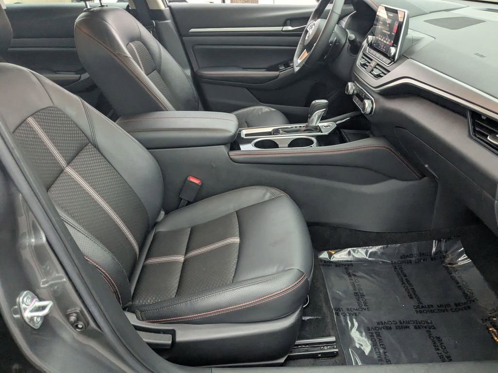 Used 2025 Nissan Altima 2.5 SR image 29