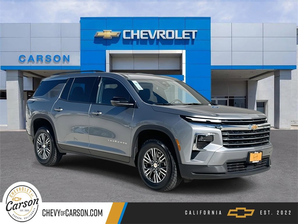 Used 2024 Chevrolet Traverse LT