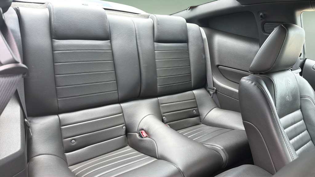 Used 2009 Ford Mustang Shelby GT500 RWD image 12