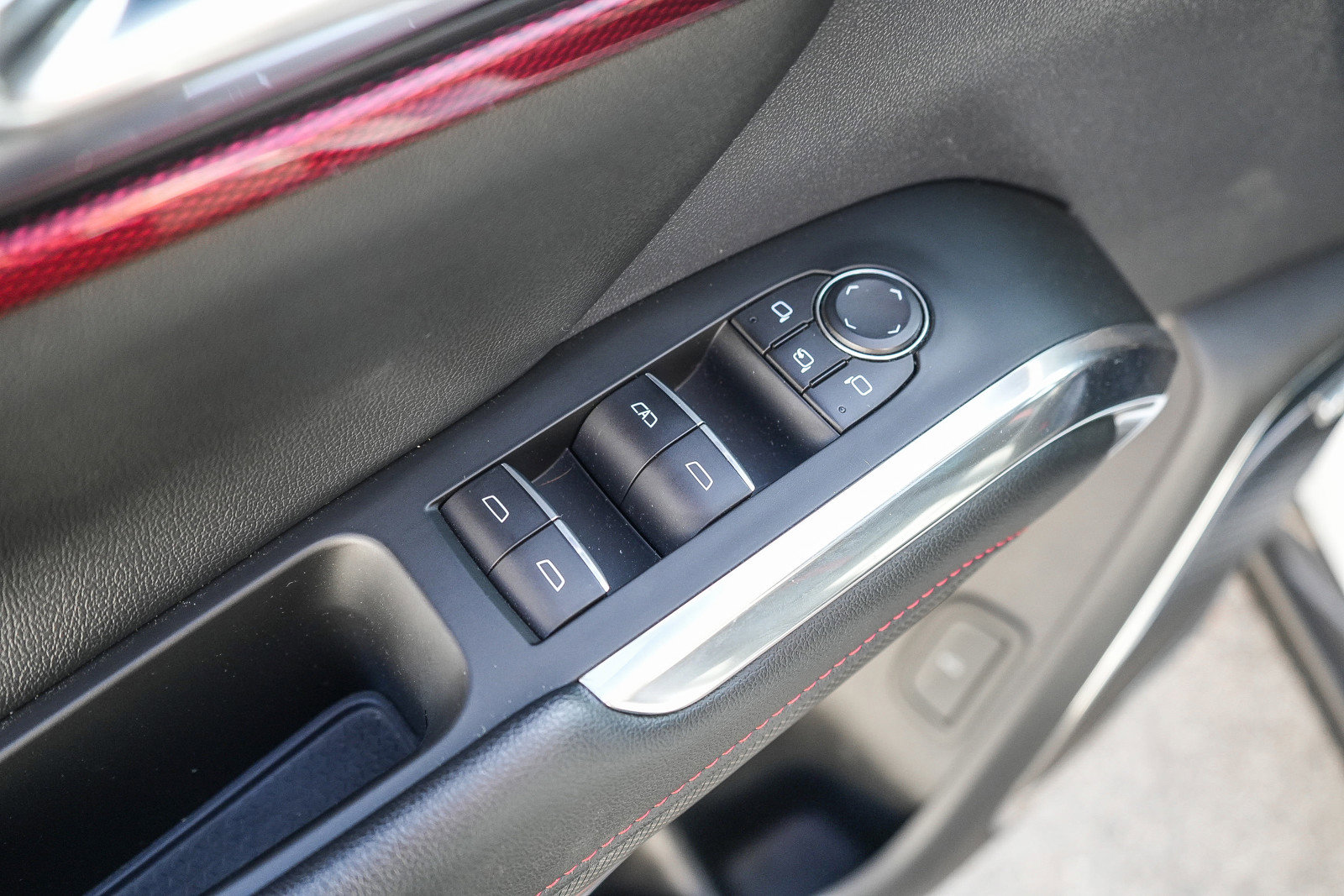 Used 2024 Chevrolet Traverse RS FWD image 21