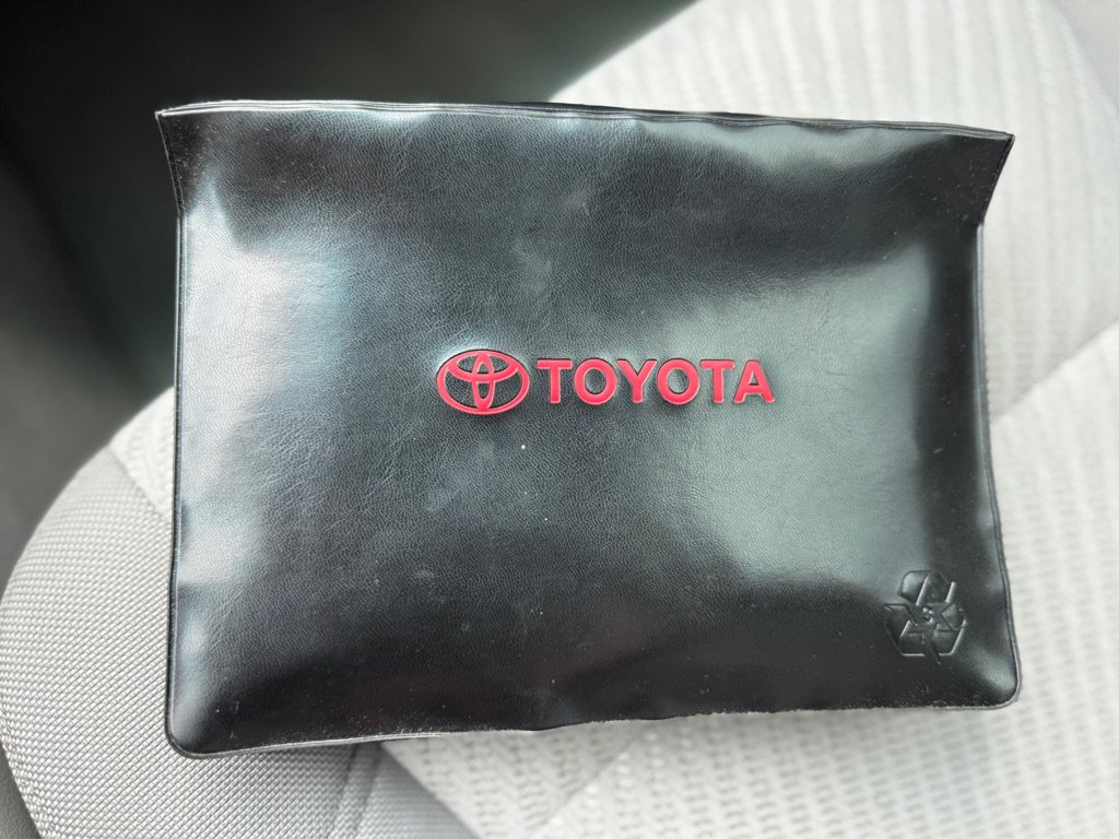 Used 2017 Toyota Camry LE FWD image 13