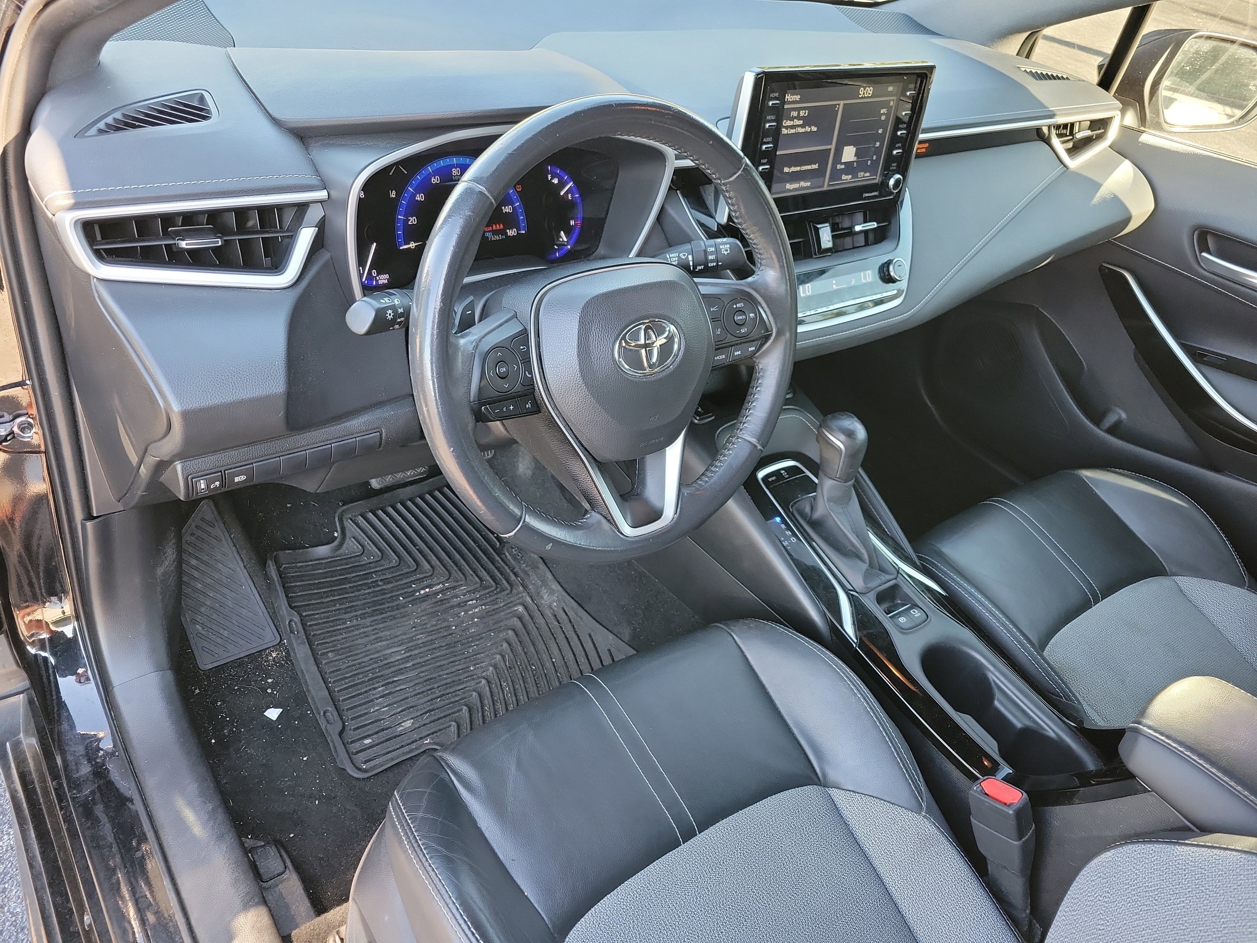 Used 2019 Toyota Corolla XSE image 3