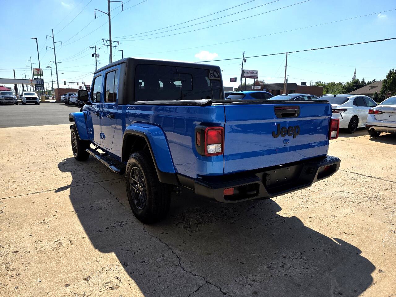 Used 2024 Jeep Gladiator Sport image 6